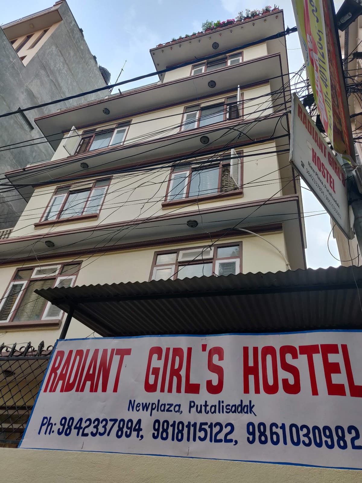 Radiant Girls Hostel - Putalisadak
