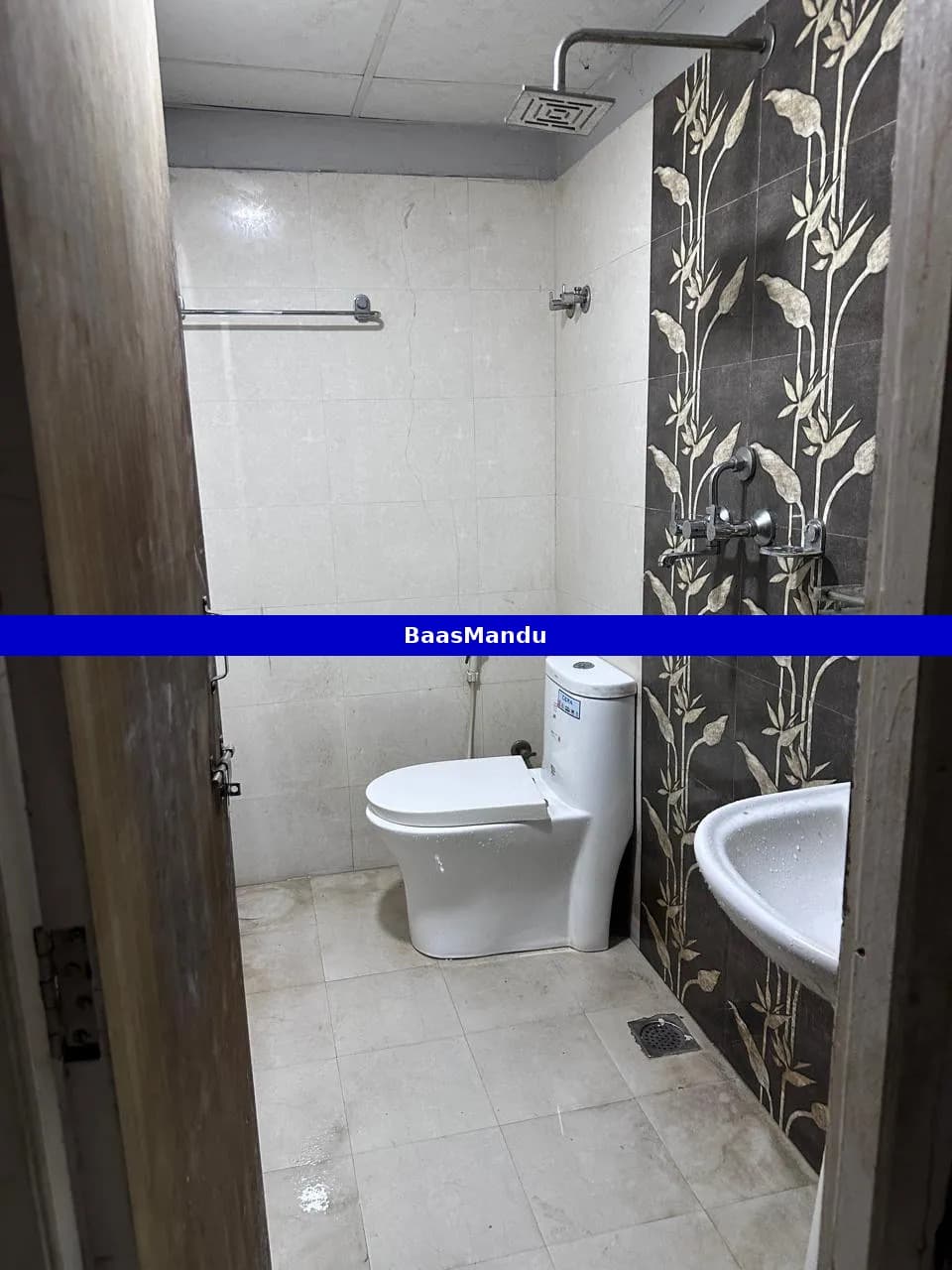 1 Bed Room Flat Available at Koupondole height. - 1